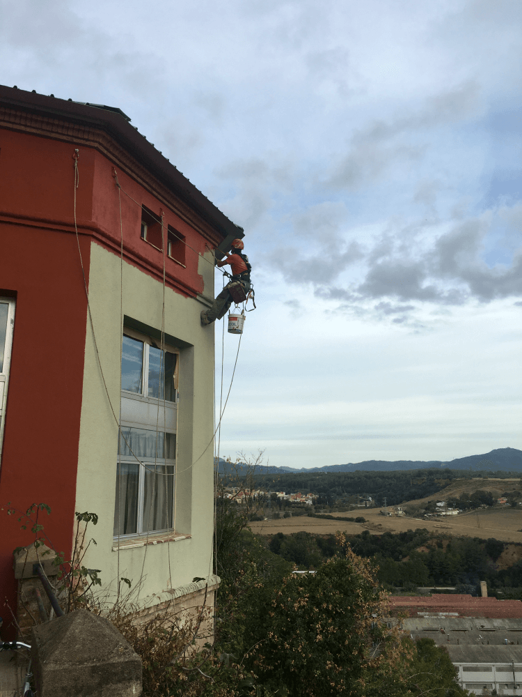 Trabajos verticales de pintura en Sabadell