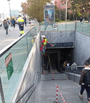 Trabajos verticales en el metro de Barcelona