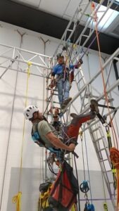 Cursos en altura y trabajos verticales de Servertik