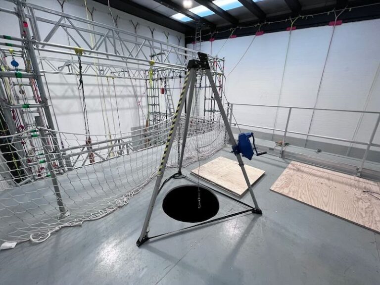 Curso de espacios confinados con prácticas reales y formación bonificada